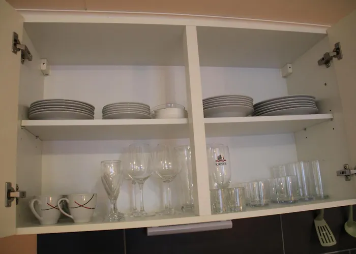 In Der Acht אידר-אוברשטיין