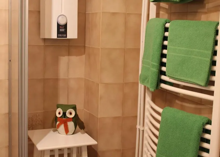 In Der Acht אידר-אוברשטיין